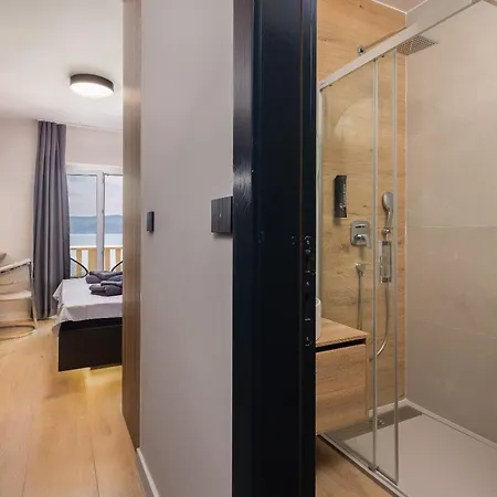 The Luxe