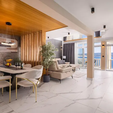 The Luxe Stanici