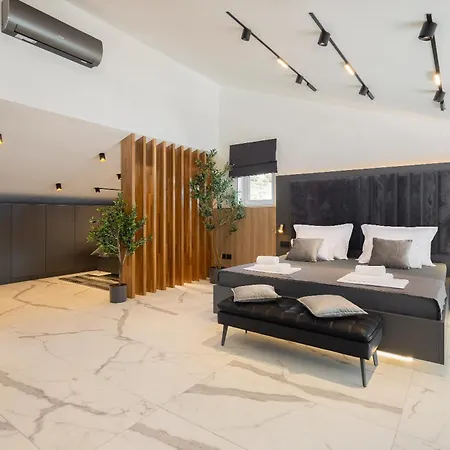 The Luxe Stanici