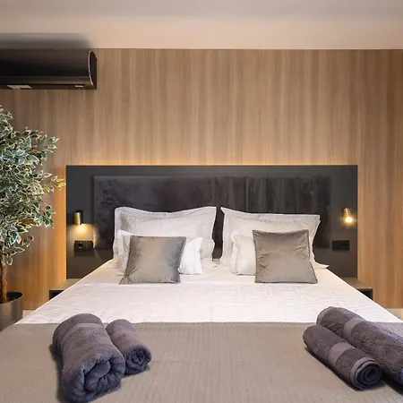 The Luxe *