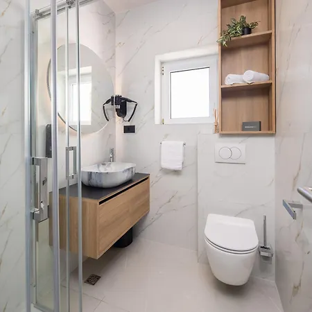 The Luxe Apartment Stanici